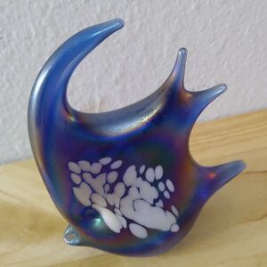 Vintage Art Glass Tropical Fish Iridescent Blue Hand Made 4"